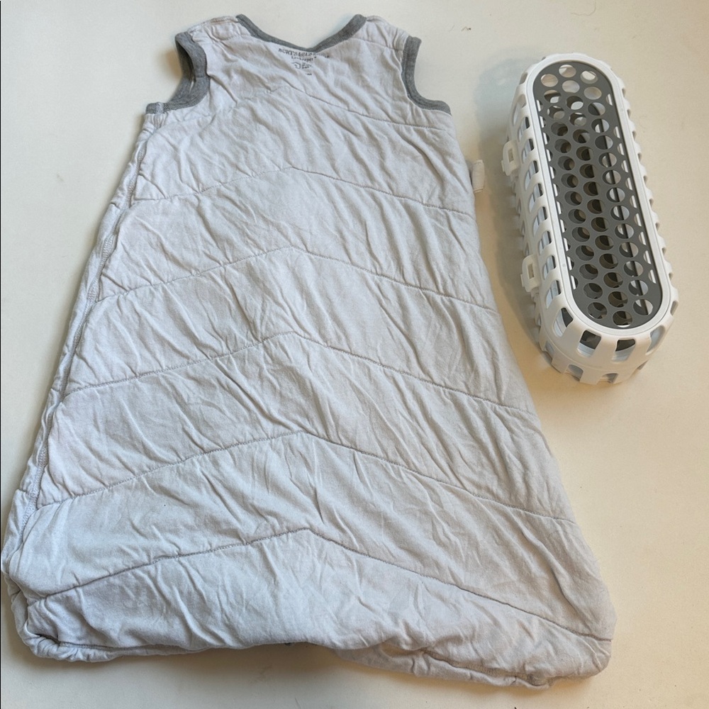 Burt’s Bee sleep sack -S & sterilizing case NWOT - Picture 8 of 16